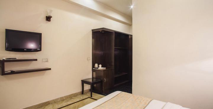 Capital O 15395 Hotel 42 Amritsar Exterior foto