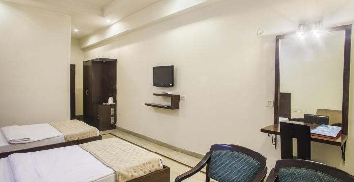 Capital O 15395 Hotel 42 Amritsar Exterior foto